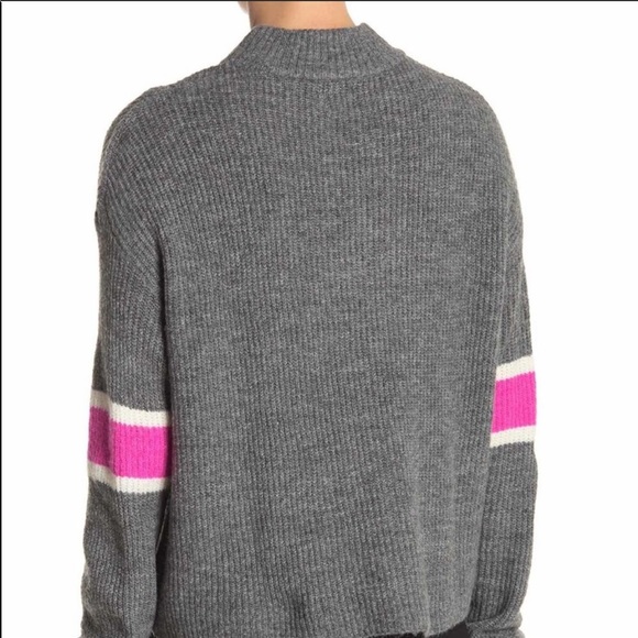 John + Jenn J + J Cropped Sweater- NWT - Picture 2 of 8